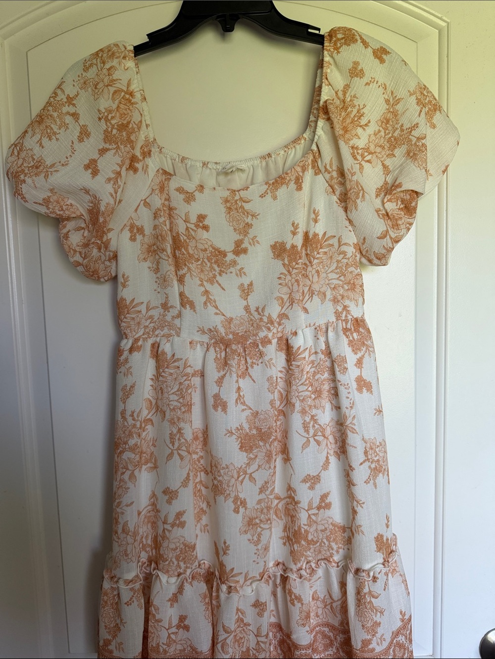 Puff-Sleeve Floral Dress in Cream and Apricot